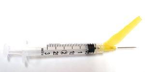 Safety Syringe (3 mL) w/ Safety Needle (20G x 1